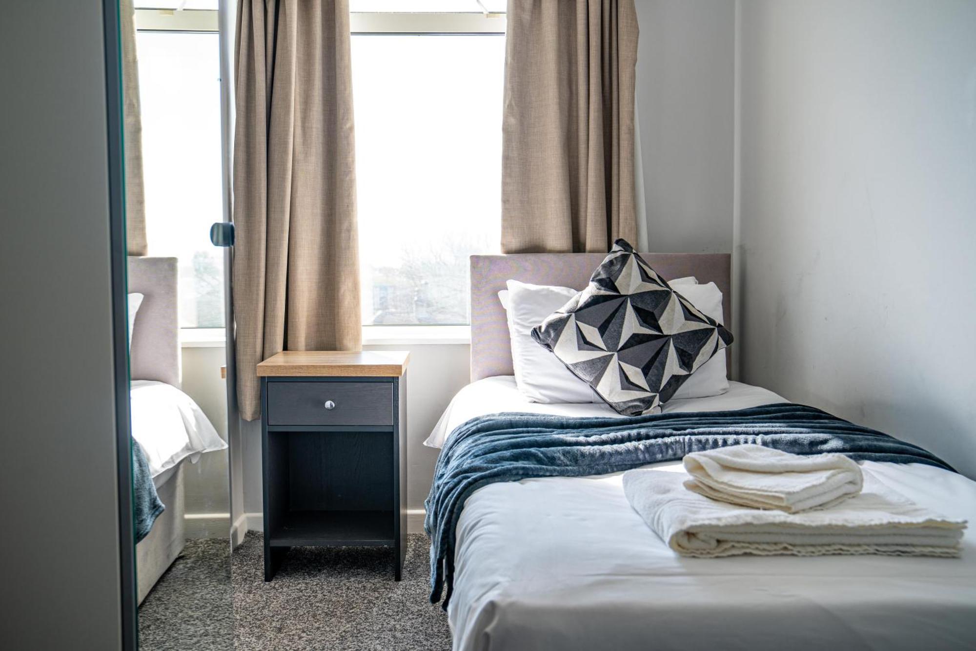 The Strathmore Hotel มอร์คัมบ์ ภายนอก รูปภาพ