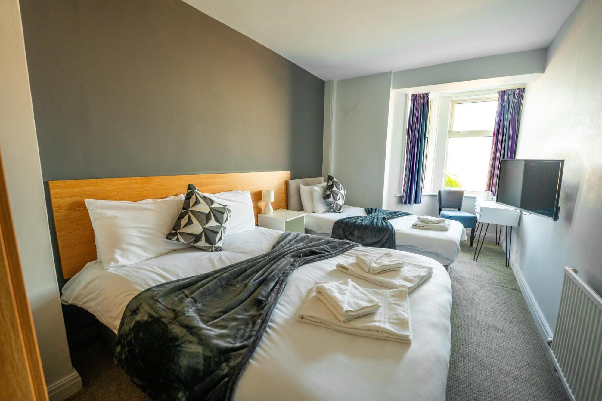 The Strathmore Hotel มอร์คัมบ์ ภายนอก รูปภาพ
